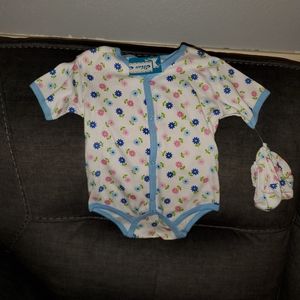 Baby girl onesie with mitts
